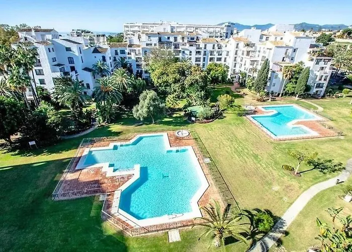 Luxury Apartment In Puerto Banus Free Parking, 100M To Beach & Marina Appartamento *