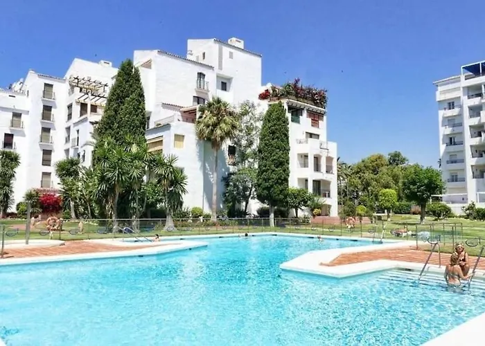Luxury Apartment In Puerto Banus Free Parking, 100M To Beach & Marina *