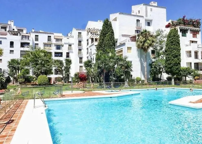 Luxury Apartment In Puerto Banus Free Parking, 100M To Beach & Marina Apartment *