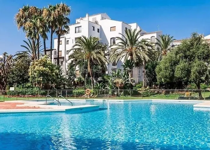 Luxury Apartment In Puerto Banus Free Parking, 100M To Beach & Marina Apartment